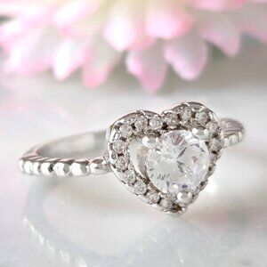 Heart Ring with round gemstone - Charmed Aroma Valentines